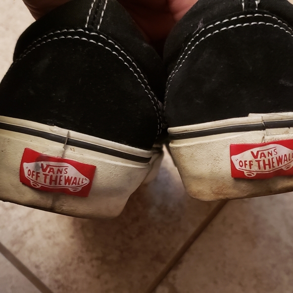Black and white Vans size 8 woman's,  6.5 men's - Picture 3 of 5